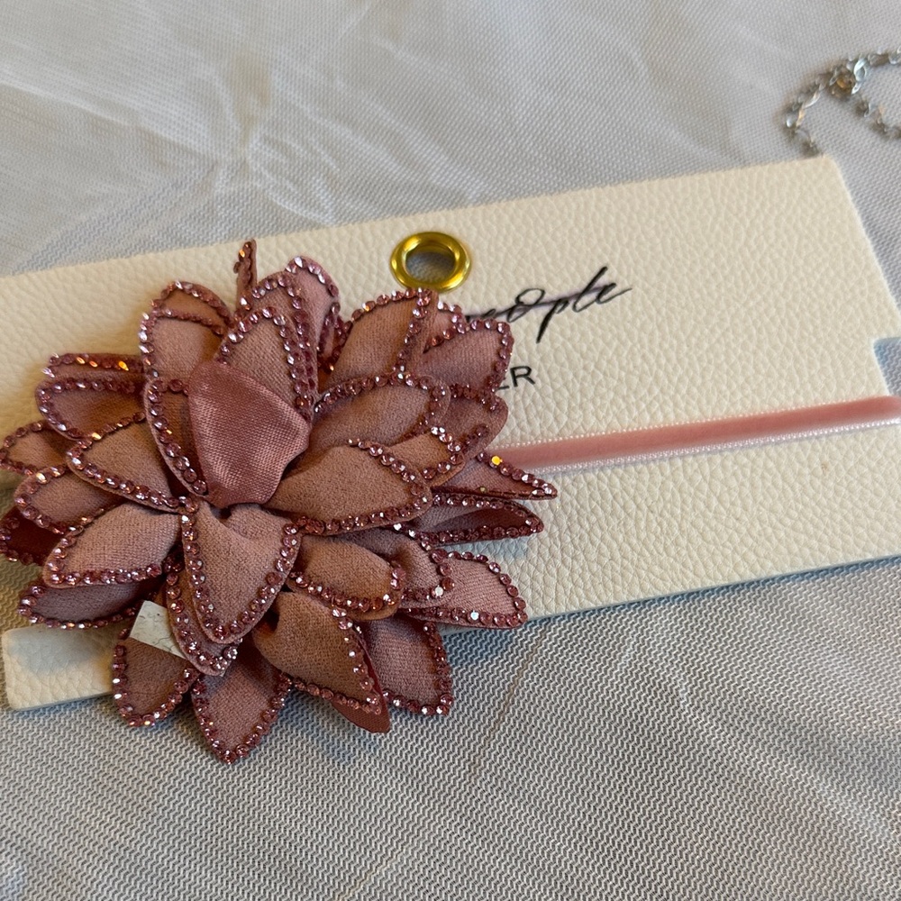 Elegant Pink Floral Hair Clip